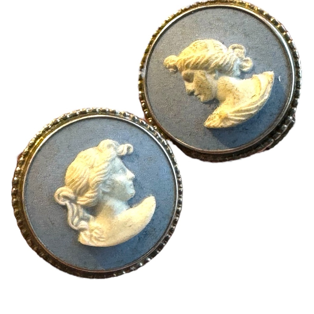 Vintage Wedgewood blue ceramic CAMEO silver earrings clip on - Picture 4 of 5